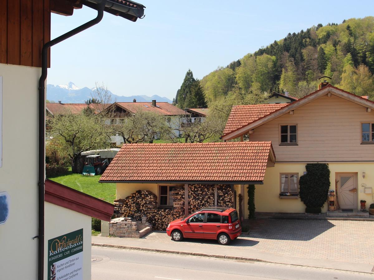 Gaestehaus Alpin - Inkl. Chiemgau-Karte Bergen  Exterior foto